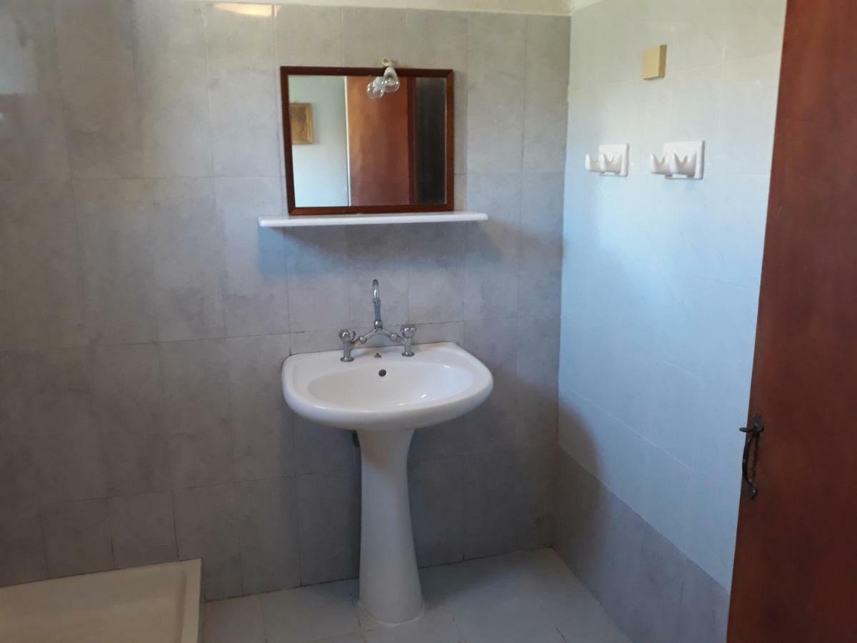 Maria Guesthouse Kini Bagian luar foto